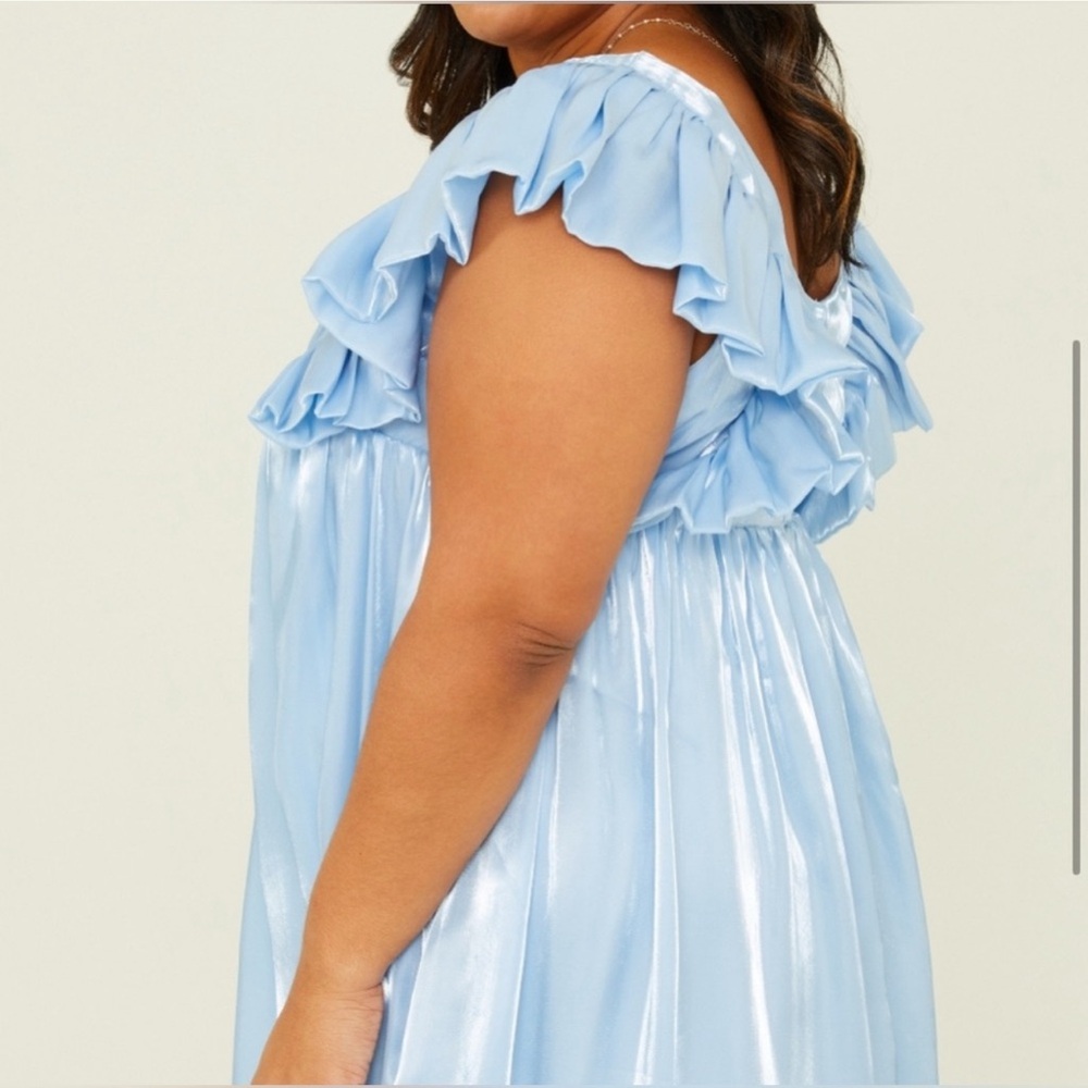 ARULA Shimmering Sky Blue Midi Dress - Picture 2 of 3